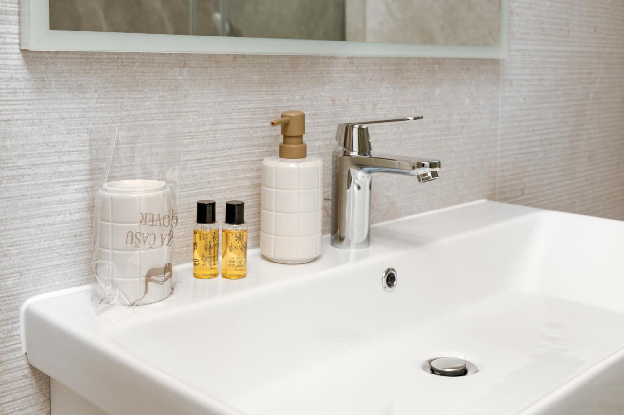 Luxury Adria Sea City & Mountain View Apartment Makarska Esterno foto